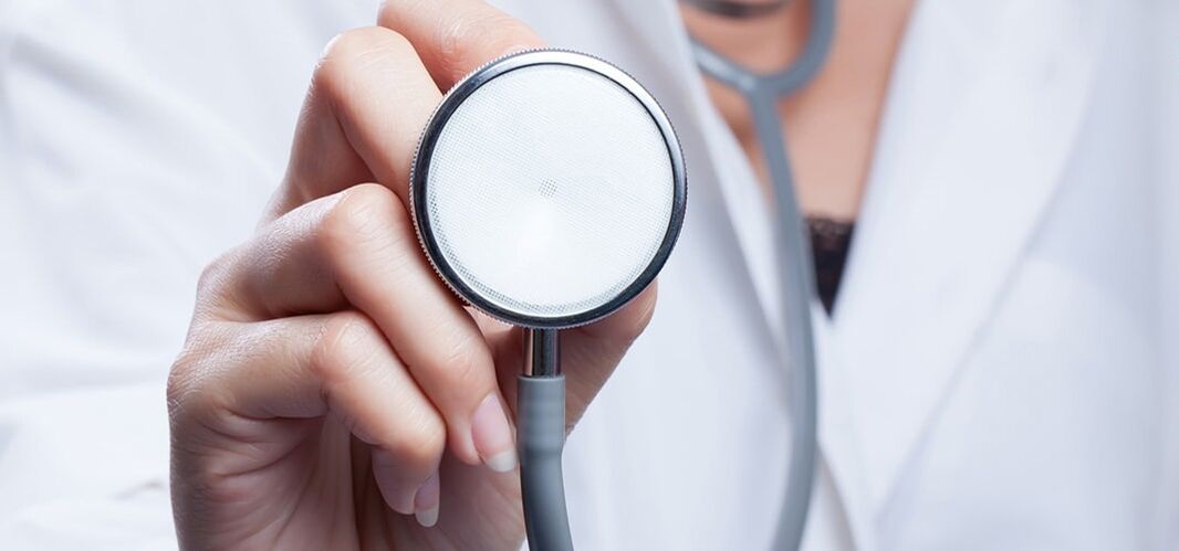 Γιατρός με στηθοσκόπιο